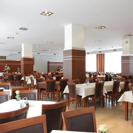 Kolejarz Natura Tour 3*